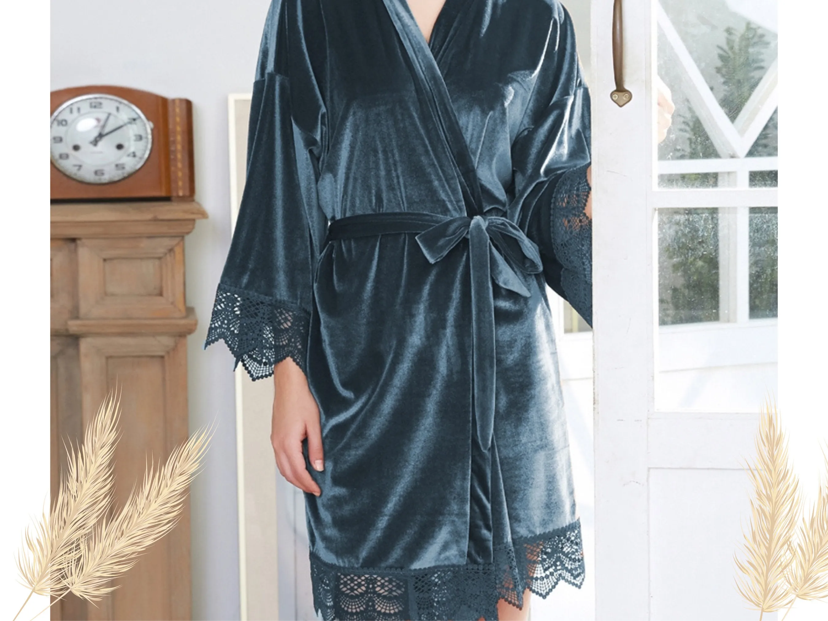 Emerald Velvet Robe with Lace Trims Robes For Bridesmaid,  Bridal Party Gift, Bridesmaid Gift, Kimono Robe for Bridal Shower