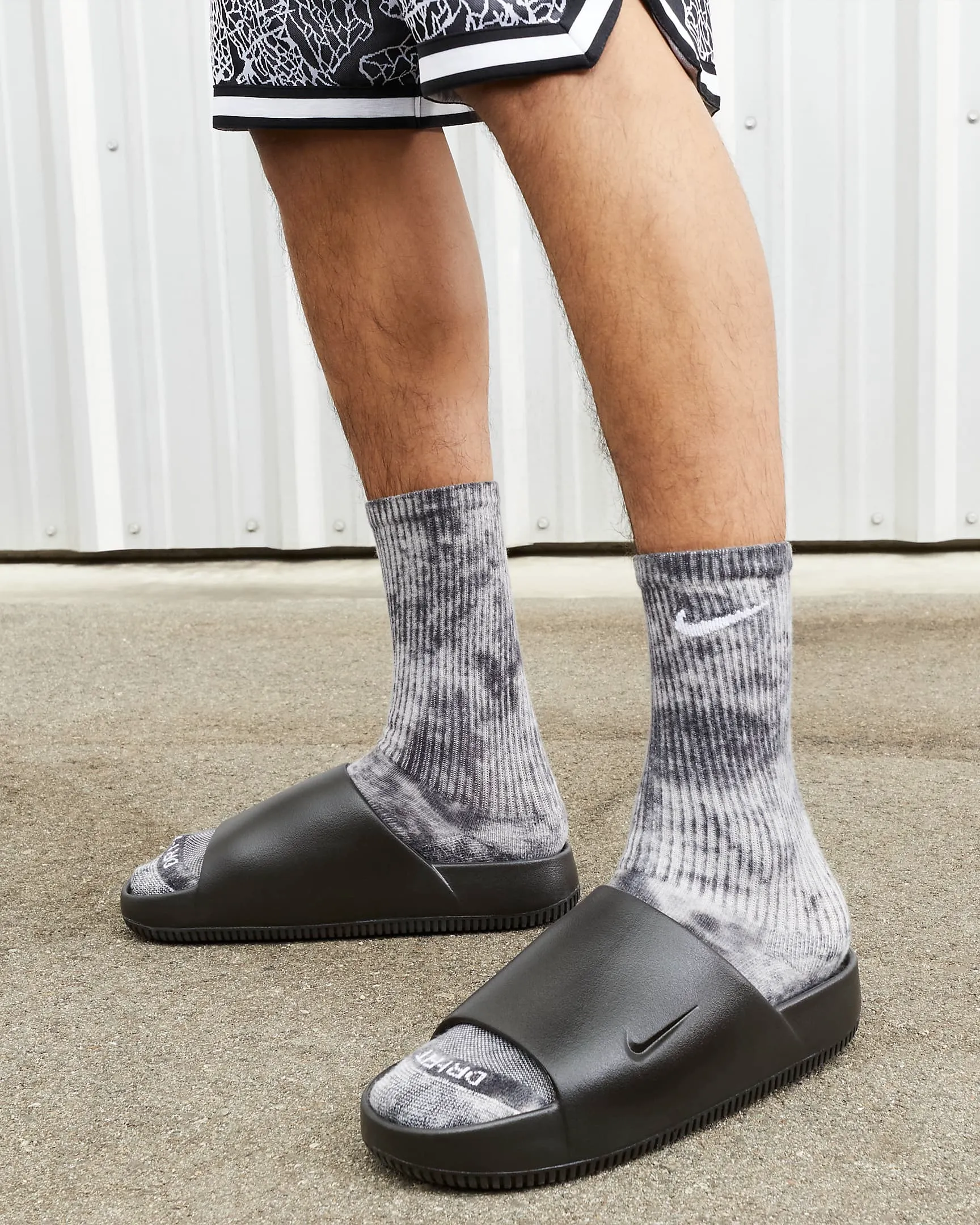 Nike Men's Calm Slides - Black