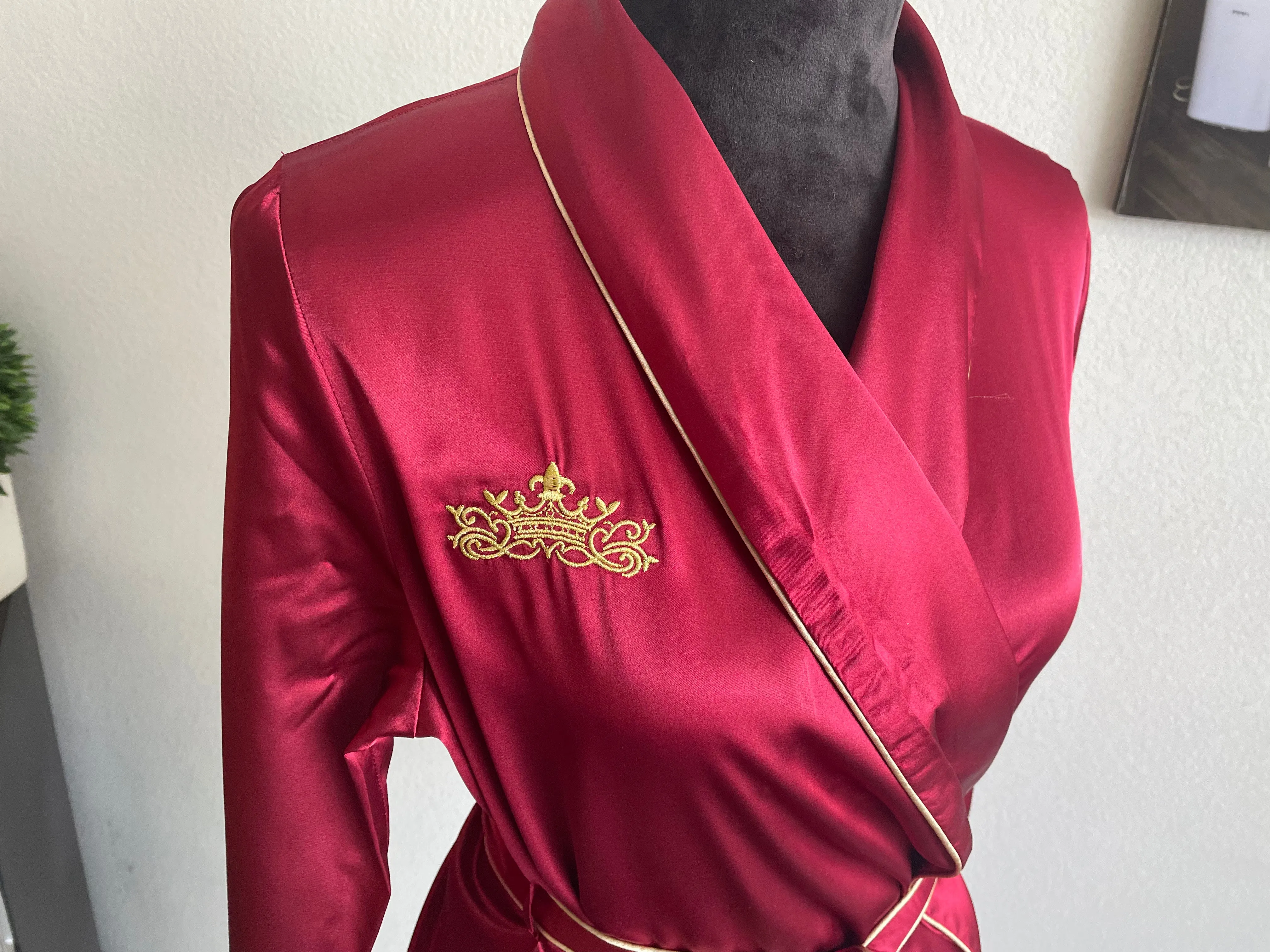 Queen Kimberly Robe